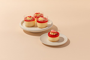 Strawberries & Cream Cheesecake